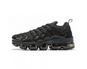 Vapor Max Plus, total black