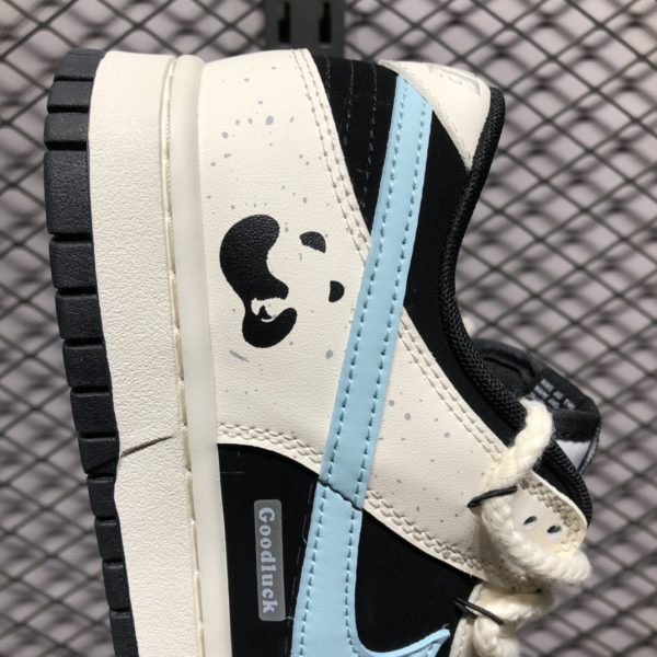 SB Dunk low Curious World, blue-black - Imagen 4