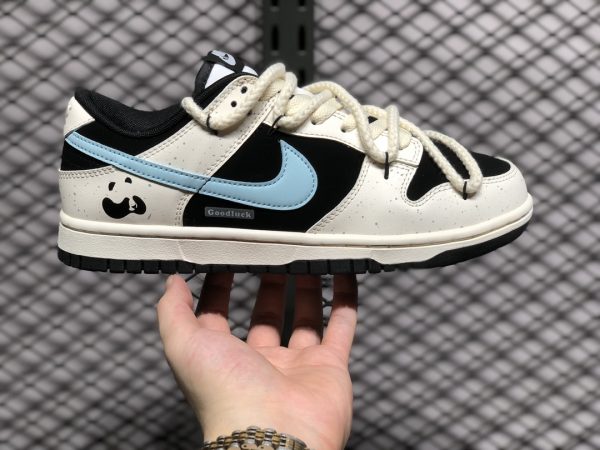 SB Dunk low Curious World, blue-black - Imagen 10