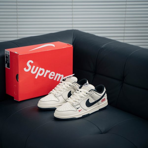 SB Dunk x Supreme, white - Imagen 10
