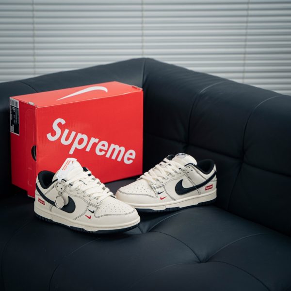 SB Dunk x Supreme, white - Imagen 7