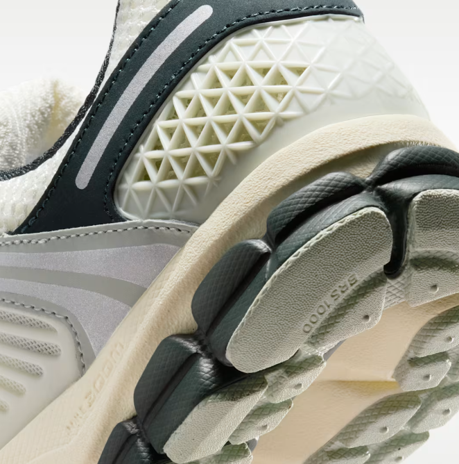 Zoom Vomero 5, beige-black - Imagen 6